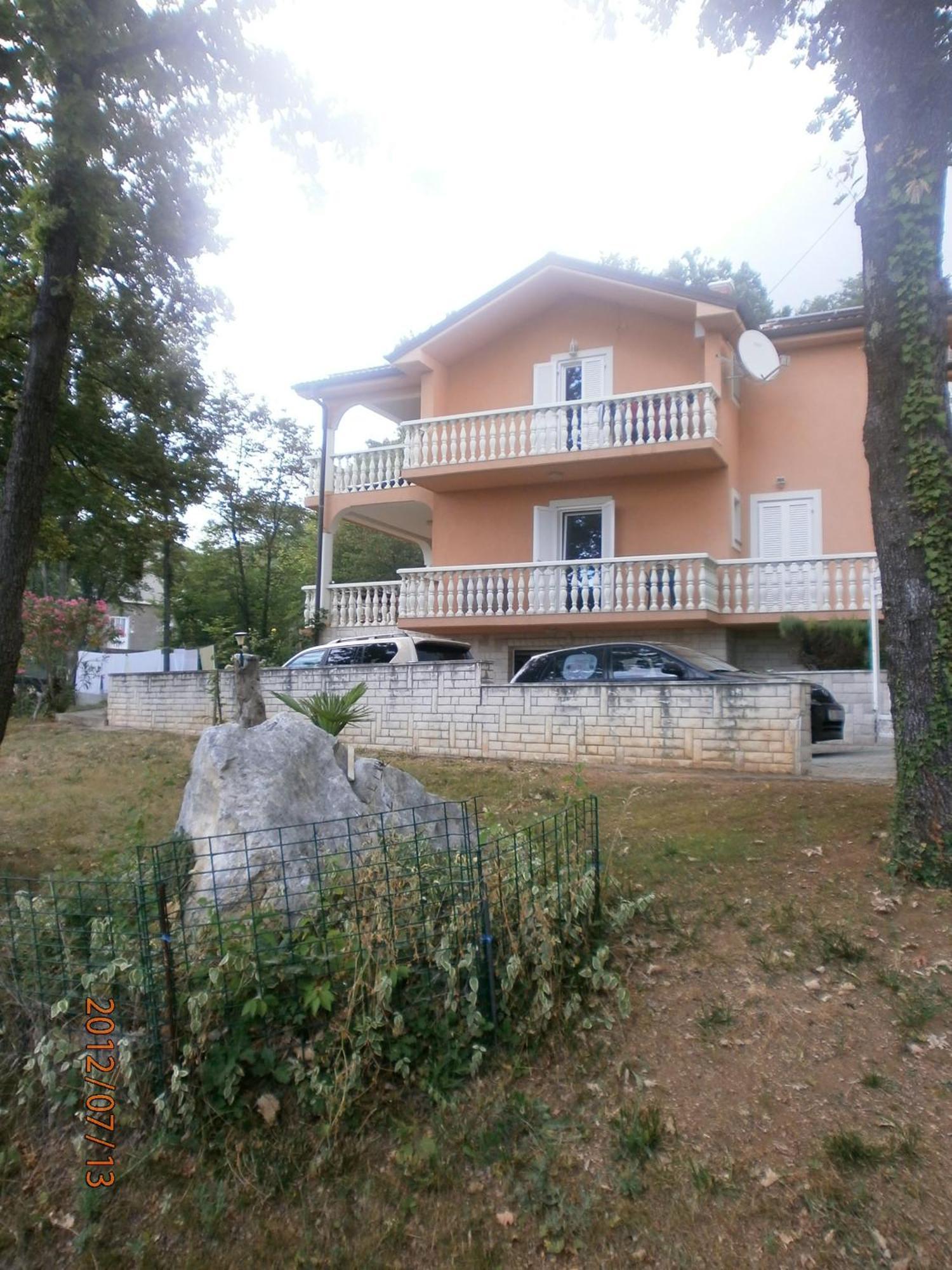 Apartments Viktorija Omišalj Екстериор снимка