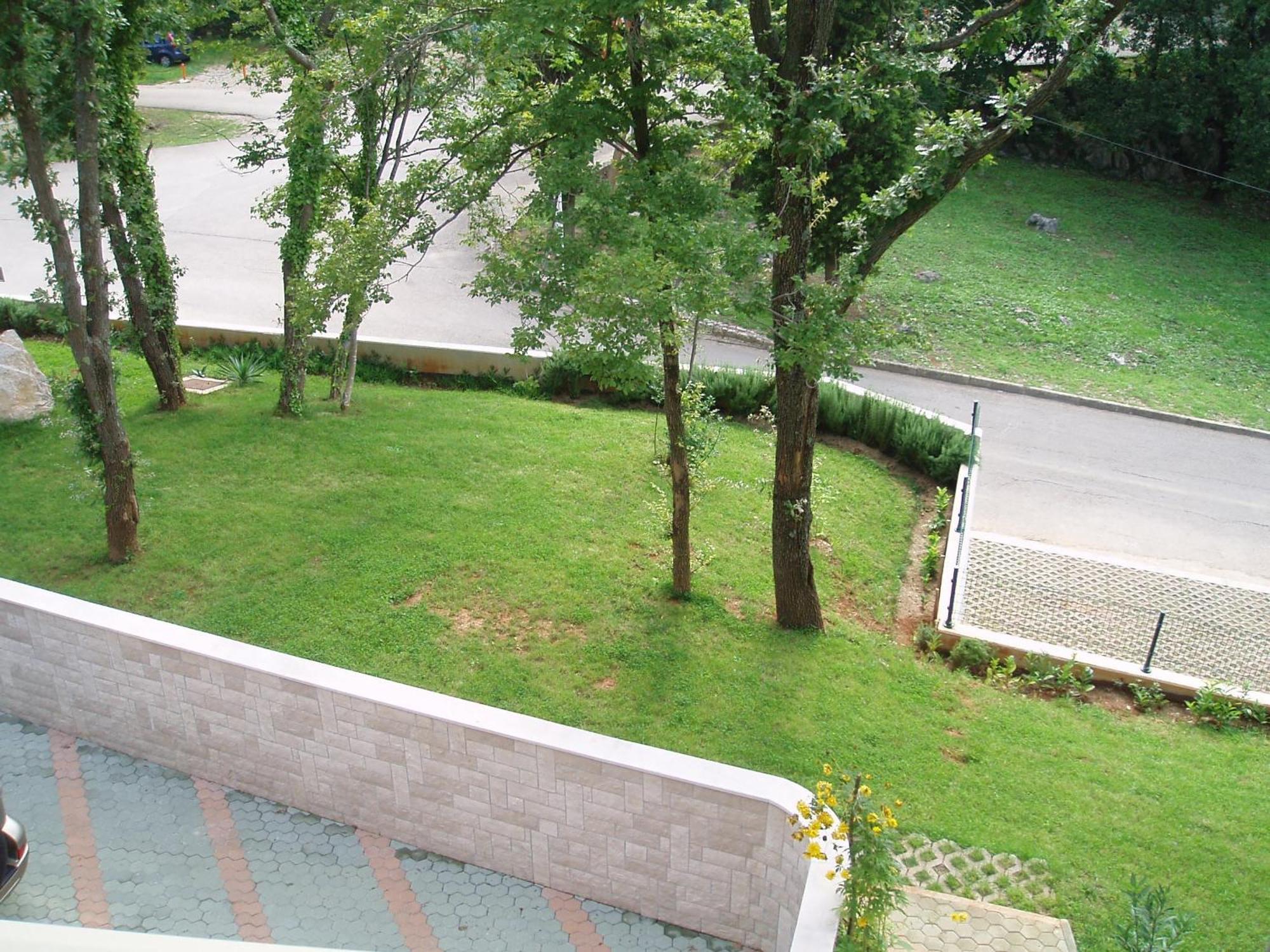 Apartments Viktorija Omišalj Екстериор снимка