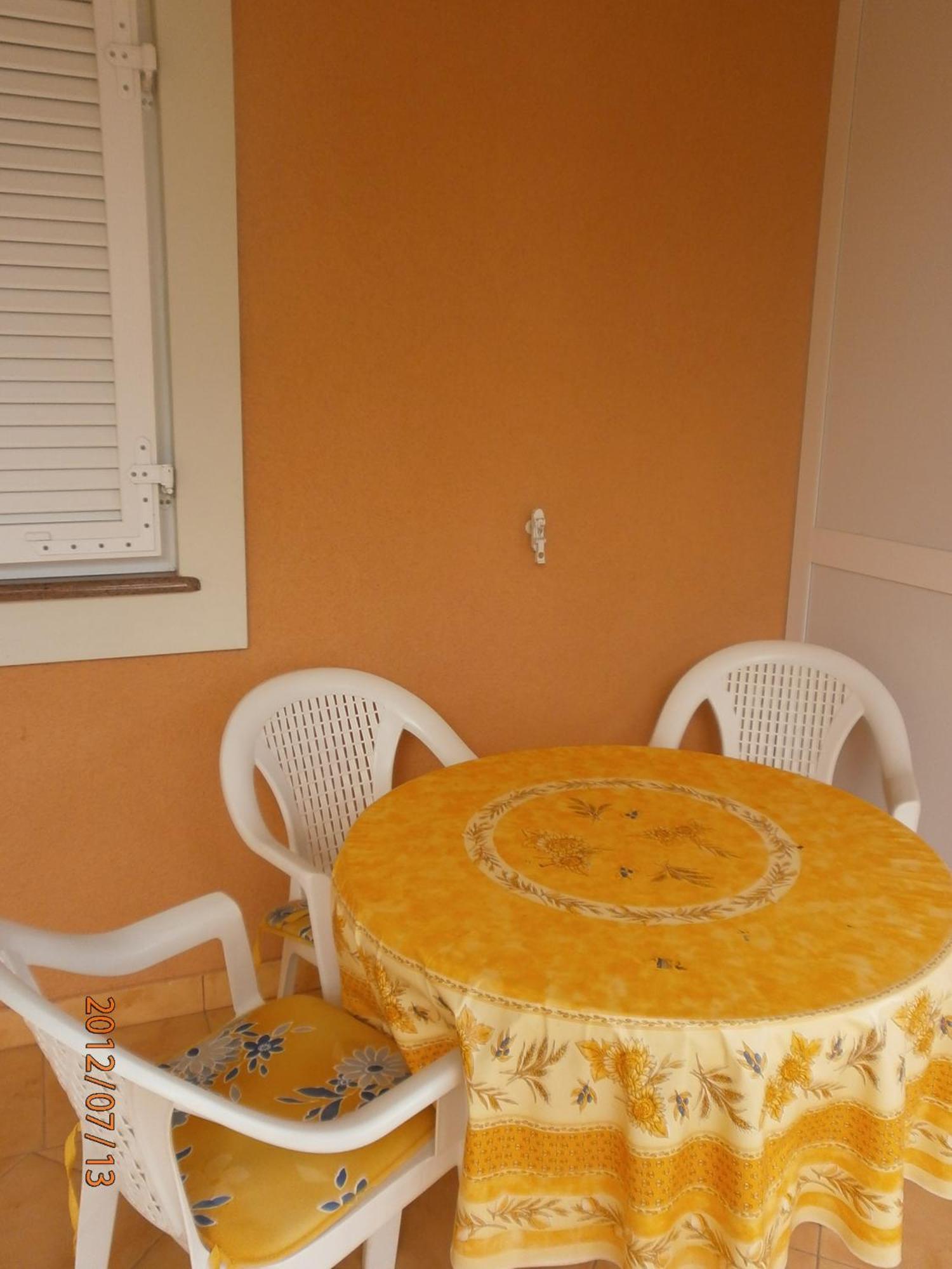 Apartments Viktorija Omišalj Екстериор снимка